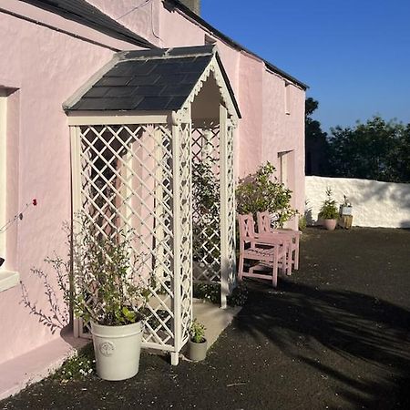 The Pink Cottage Upstairs Suite & Garden Summer Room Whitehead Dış mekan fotoğraf
