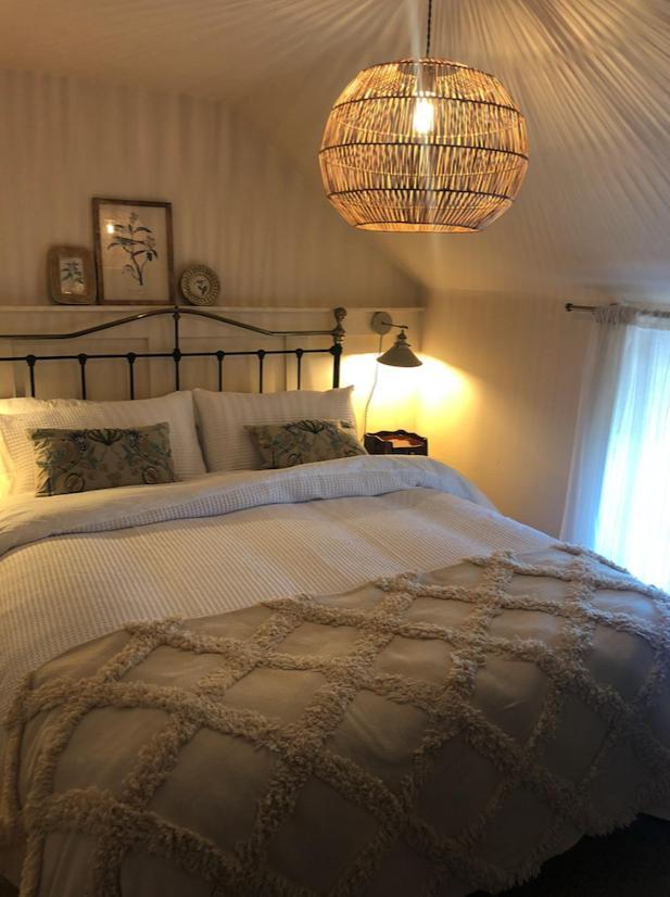 The Pink Cottage Upstairs Suite & Garden Summer Room Whitehead Dış mekan fotoğraf