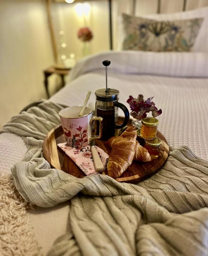 The Pink Cottage Upstairs Suite & Garden Summer Room Whitehead Dış mekan fotoğraf