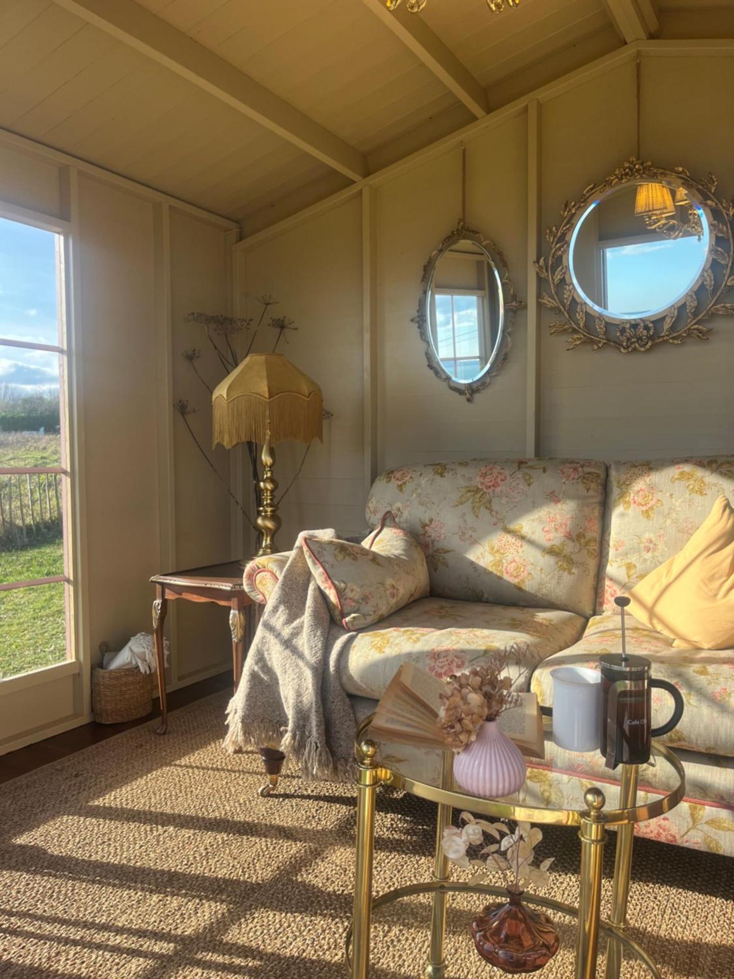 The Pink Cottage Upstairs Suite & Garden Summer Room Whitehead Dış mekan fotoğraf