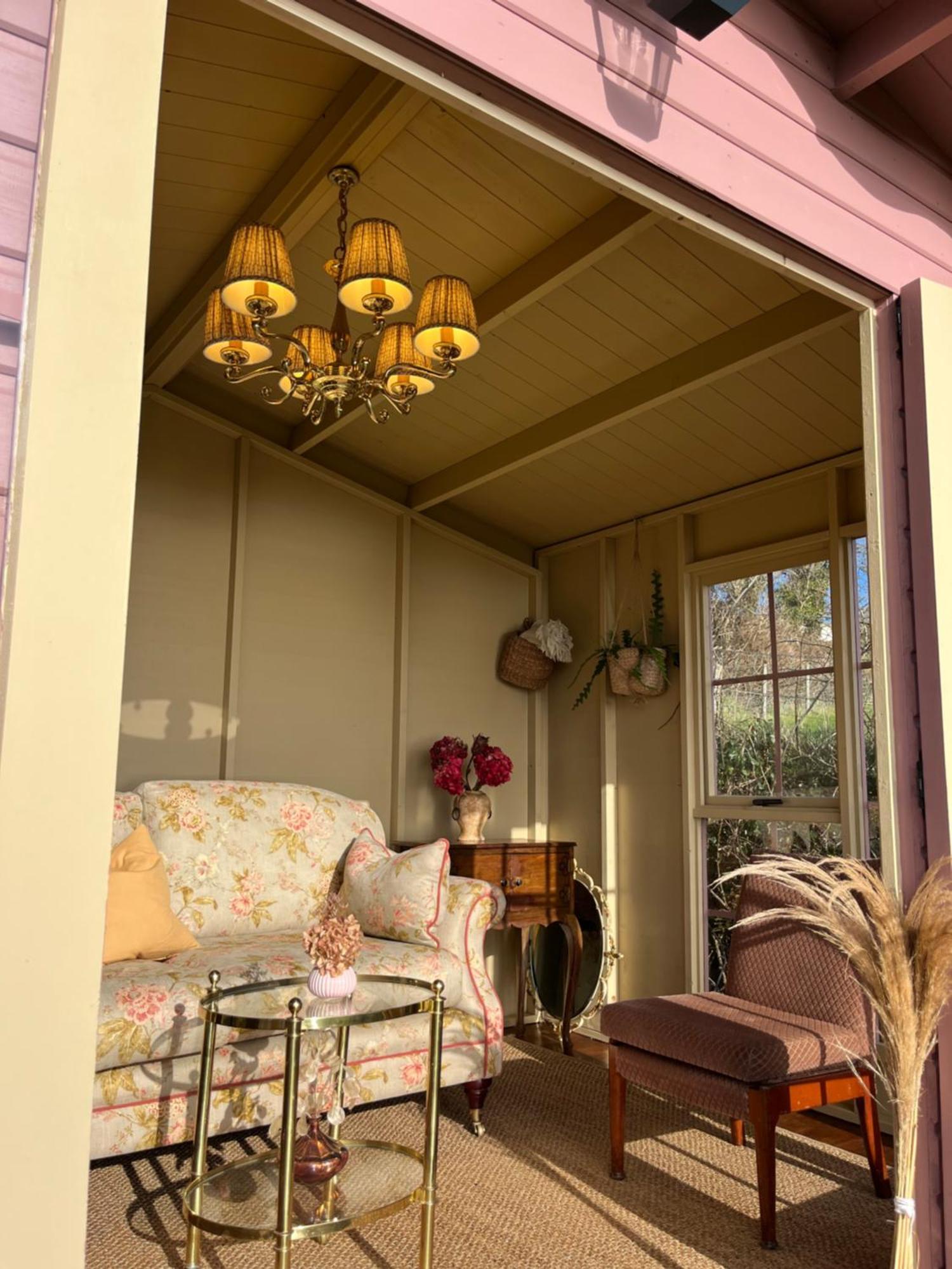 The Pink Cottage Upstairs Suite & Garden Summer Room Whitehead Dış mekan fotoğraf